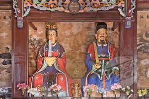 thZTJ1KJU6 Statues of the kitchen god in a temple, Chenghu